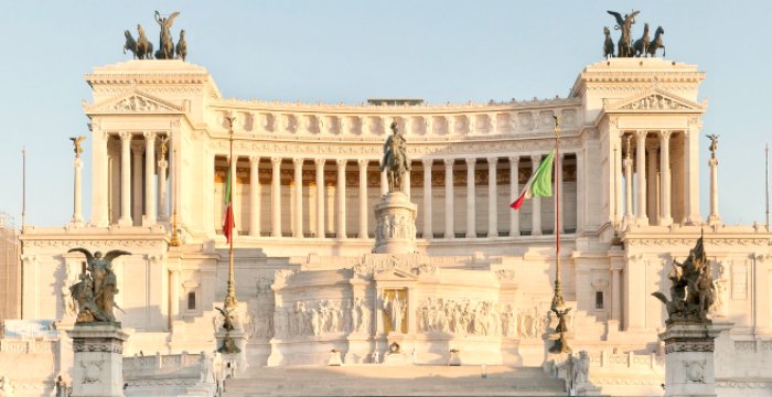 file:///C:/Documents%20and%20Settings/Administrator/Desktop/IKEBANA/360x700-piazza_venezia.jpg